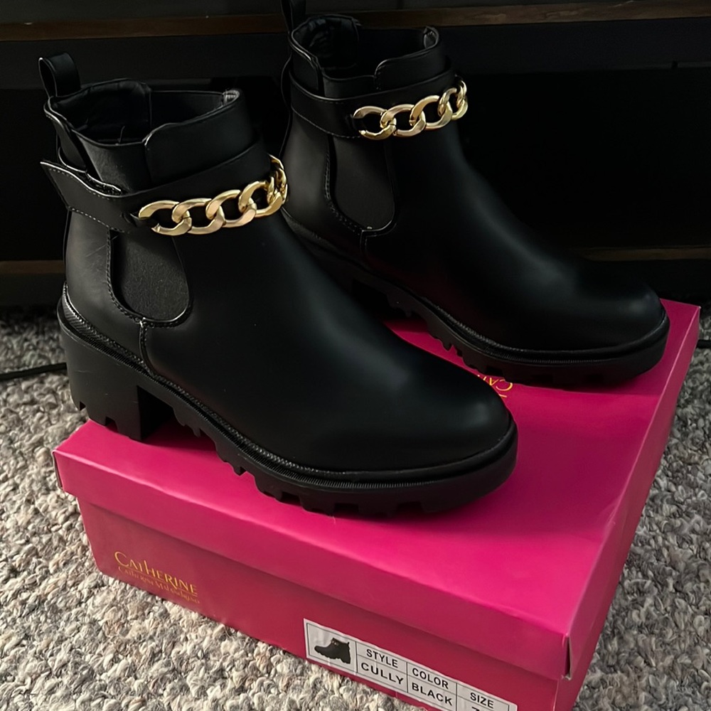 Women Catherine Malandrino size 7.5 cully boot